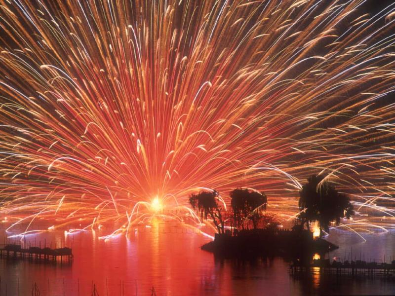 fireworks-wallpaper-3.jpg