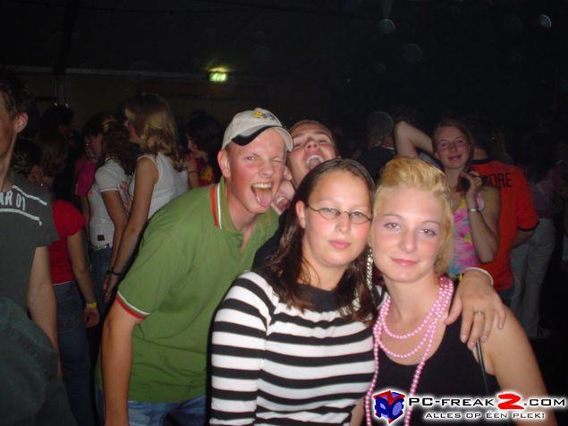 pc-freakzcom_ps042.042.jpg