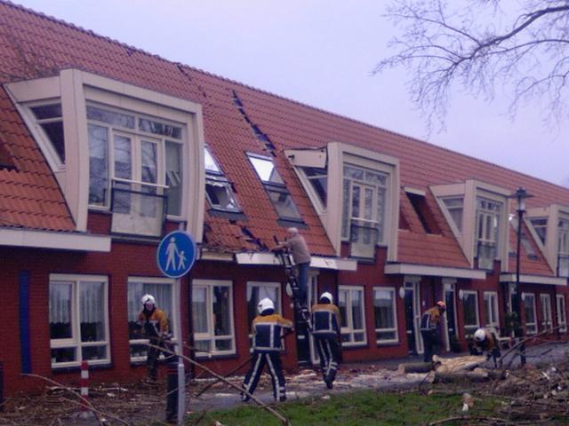 Stormschade in nieuwbouwwijk Enkhuizen.jpg